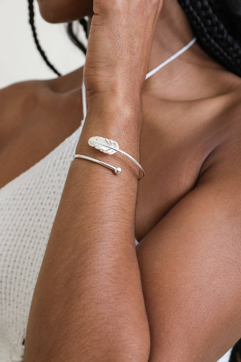 🪶  Minimalistic Feather Bracelet - Silver & Gold Modernity