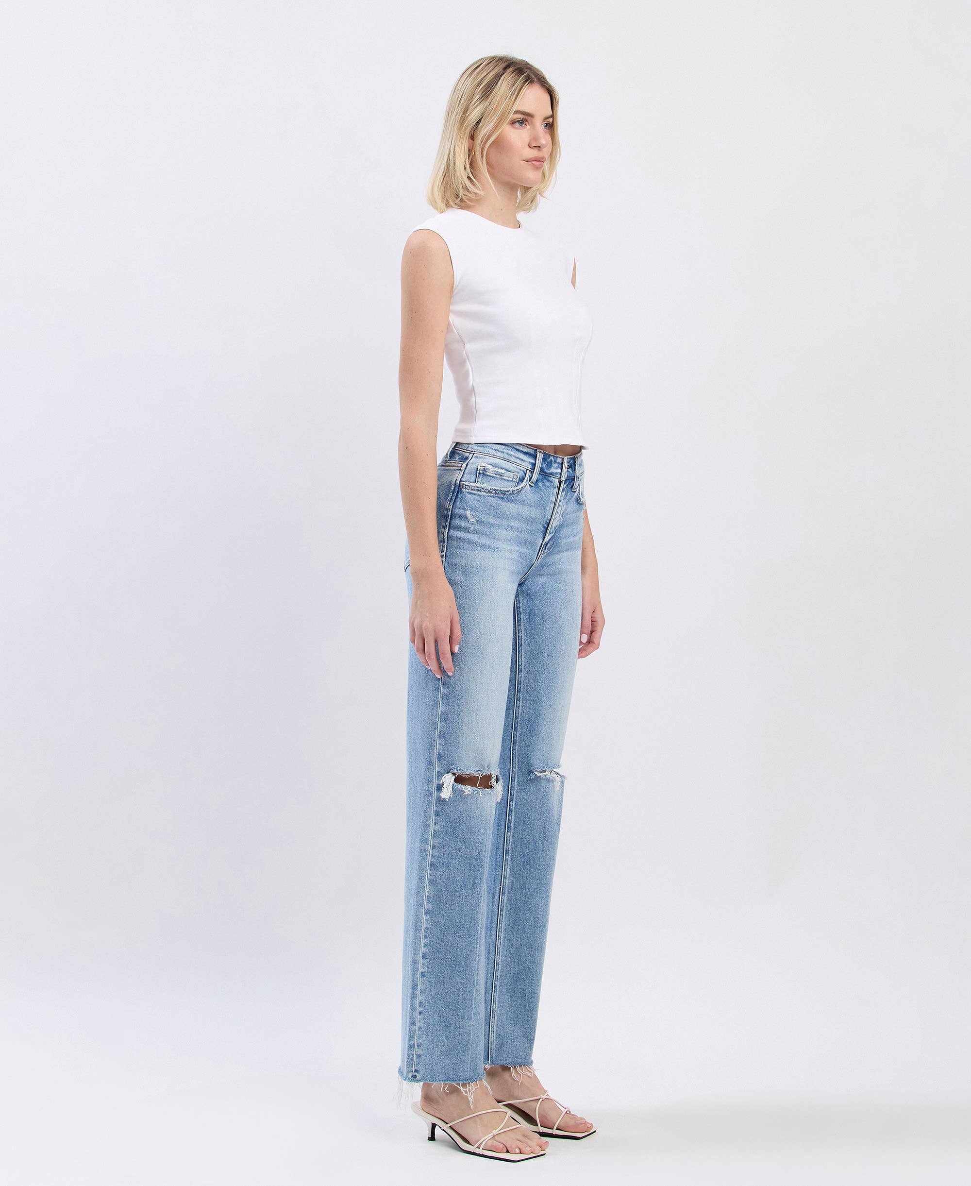 HIGH RISE DISTRESSED SLIM WIDE JEANS F6011
