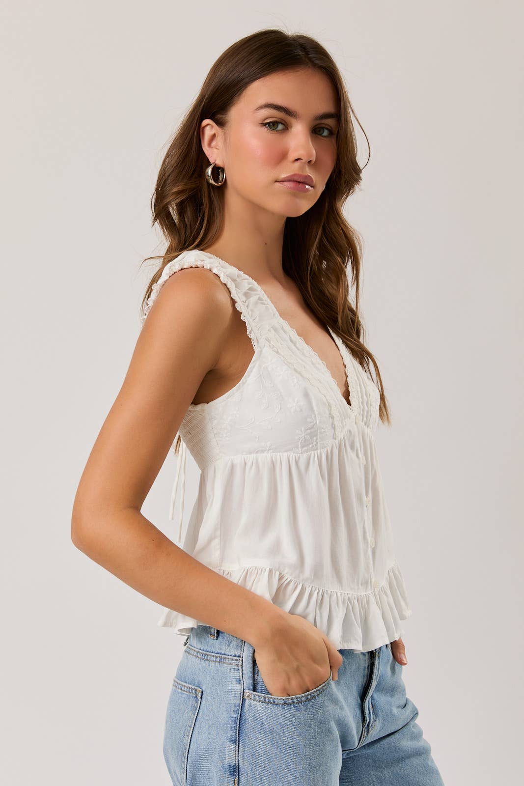 WHITE RUFFLE LACE TANK
