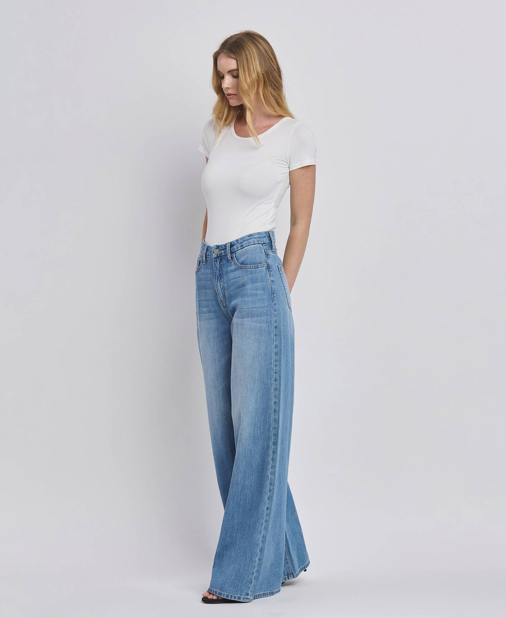 SUPER HIGH RISE WIDE LEG JEANS
