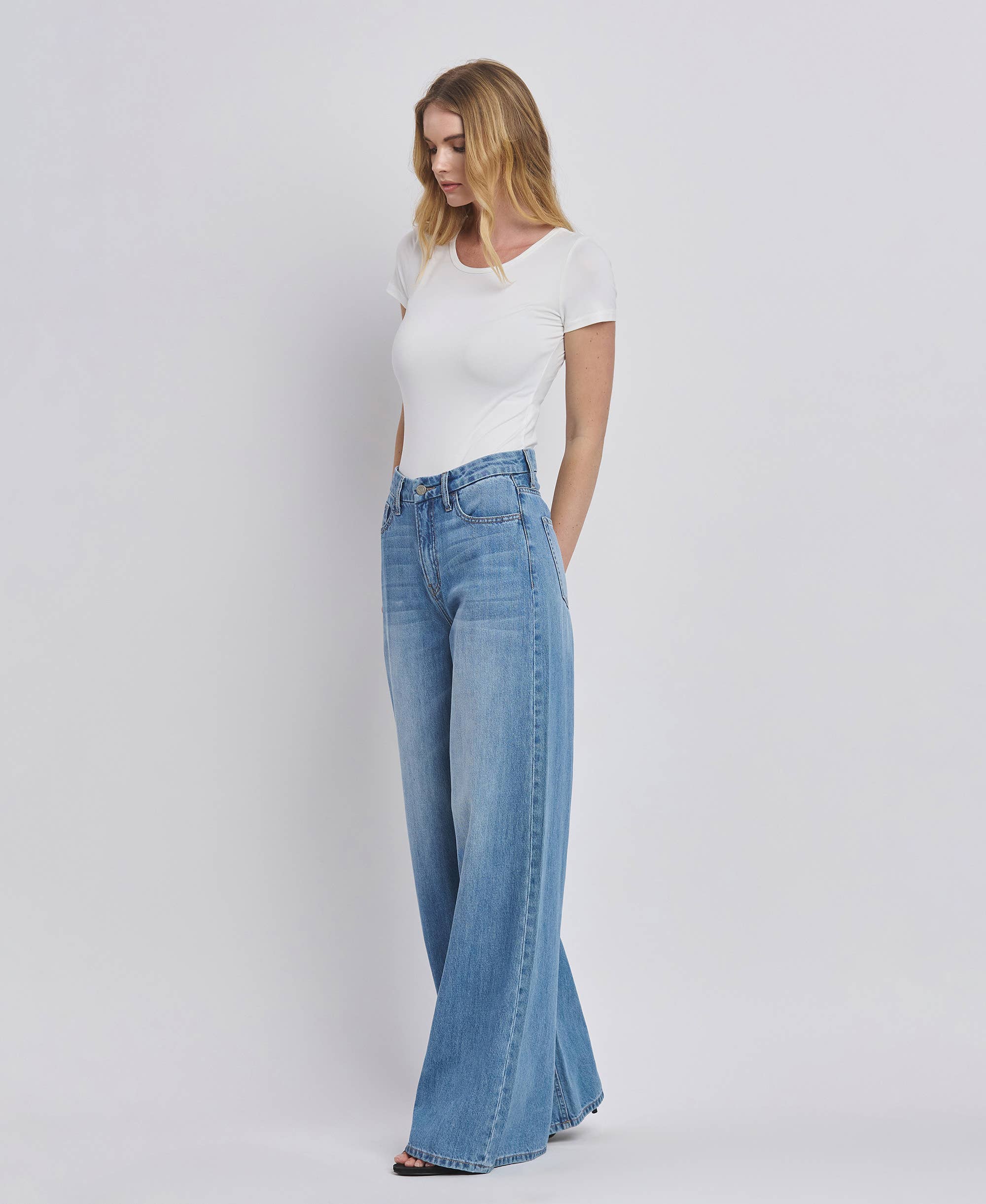 SUPER HIGH RISE WIDE LEG JEANS